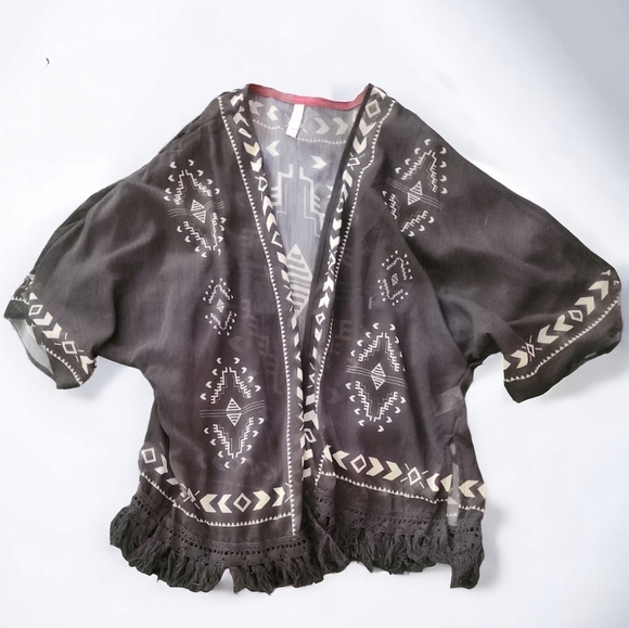 Xhilaration Tops - Xhilaration OS Black & White Fringe Boho Open Kimono Top